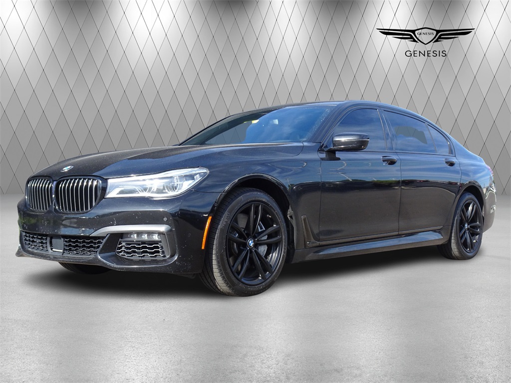 2019 BMW 7 Series 750i's photo