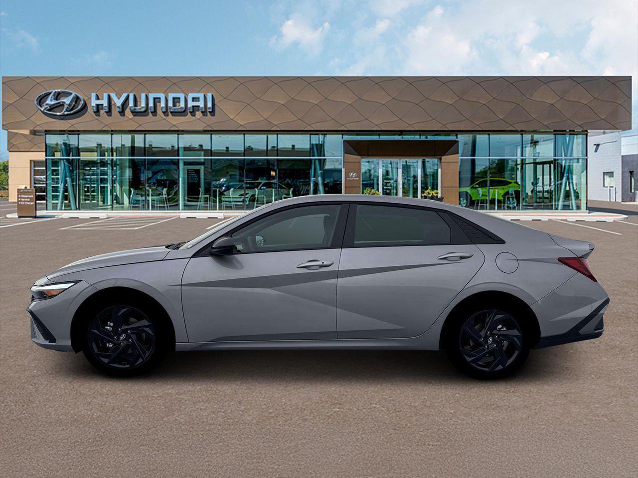 2026 Hyundai Elantra SEL Sport photo 2