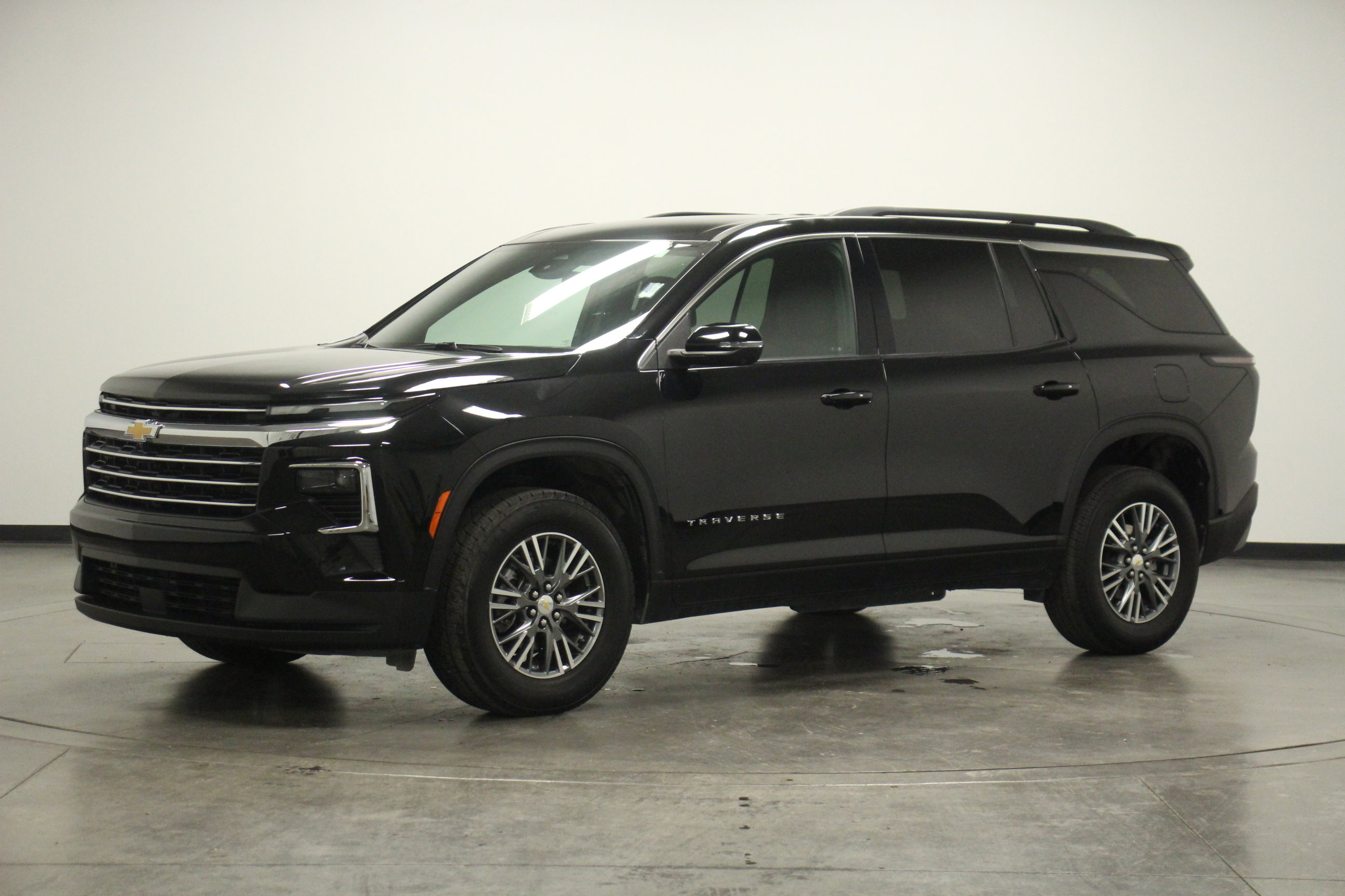 2024 Chevrolet Traverse photo 3