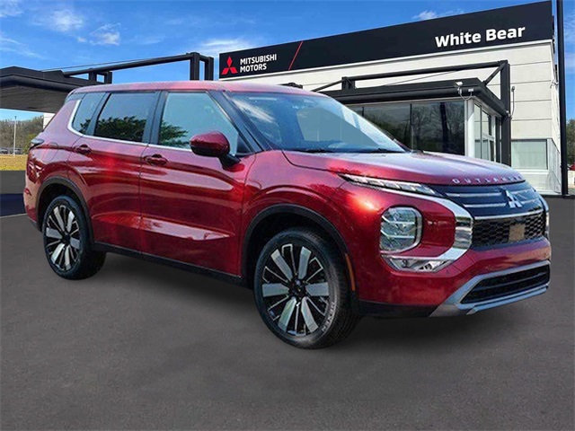 2025 Mitsubishi Outlander SE's photo