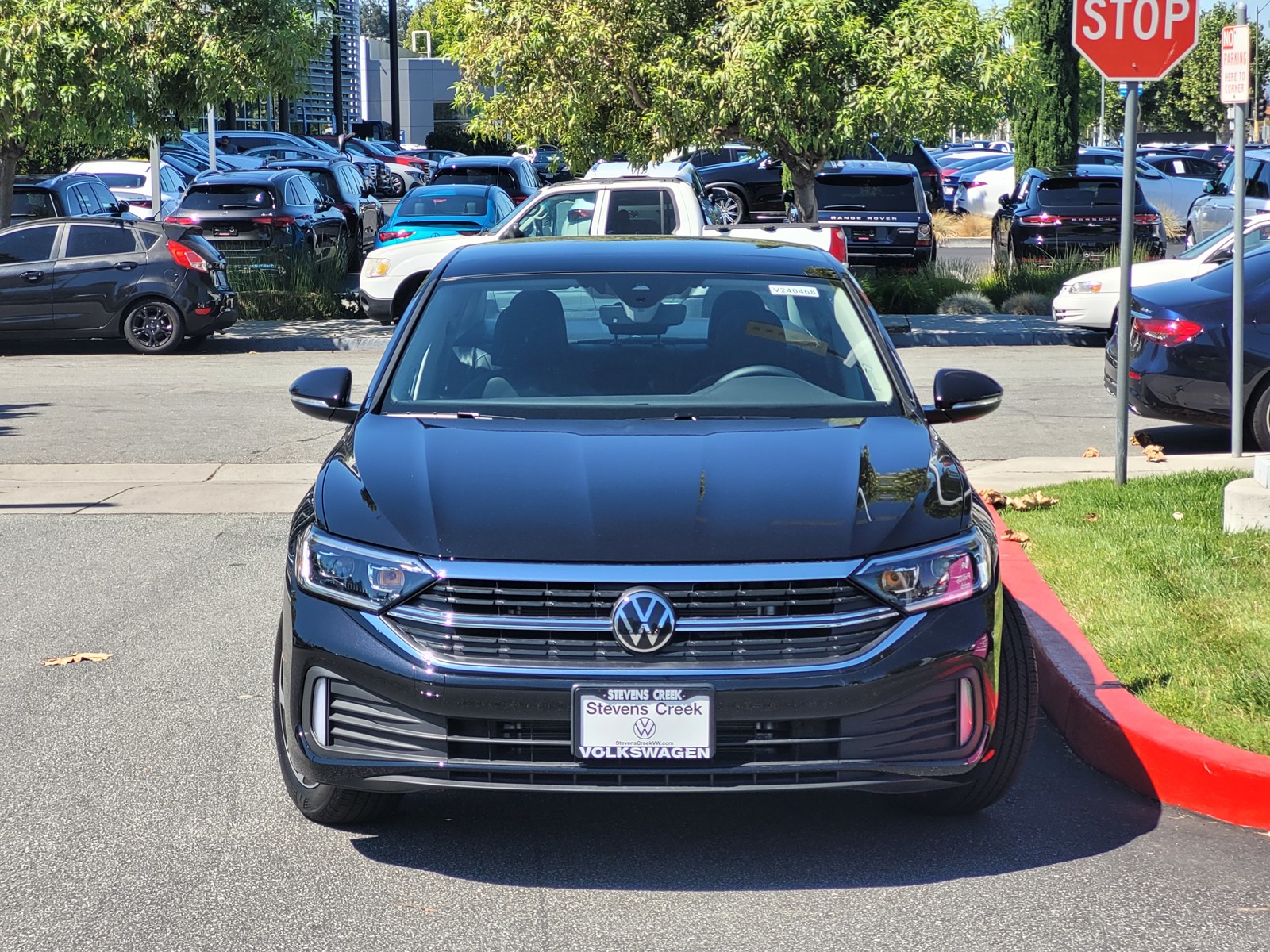 2024 Volkswagen Jetta 1.5T SEL photo 2