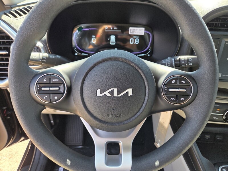 2025 Kia Soul LX photo 9
