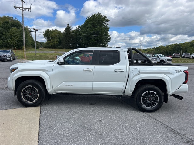 2024 Toyota Tacoma TRD Sport photo 7