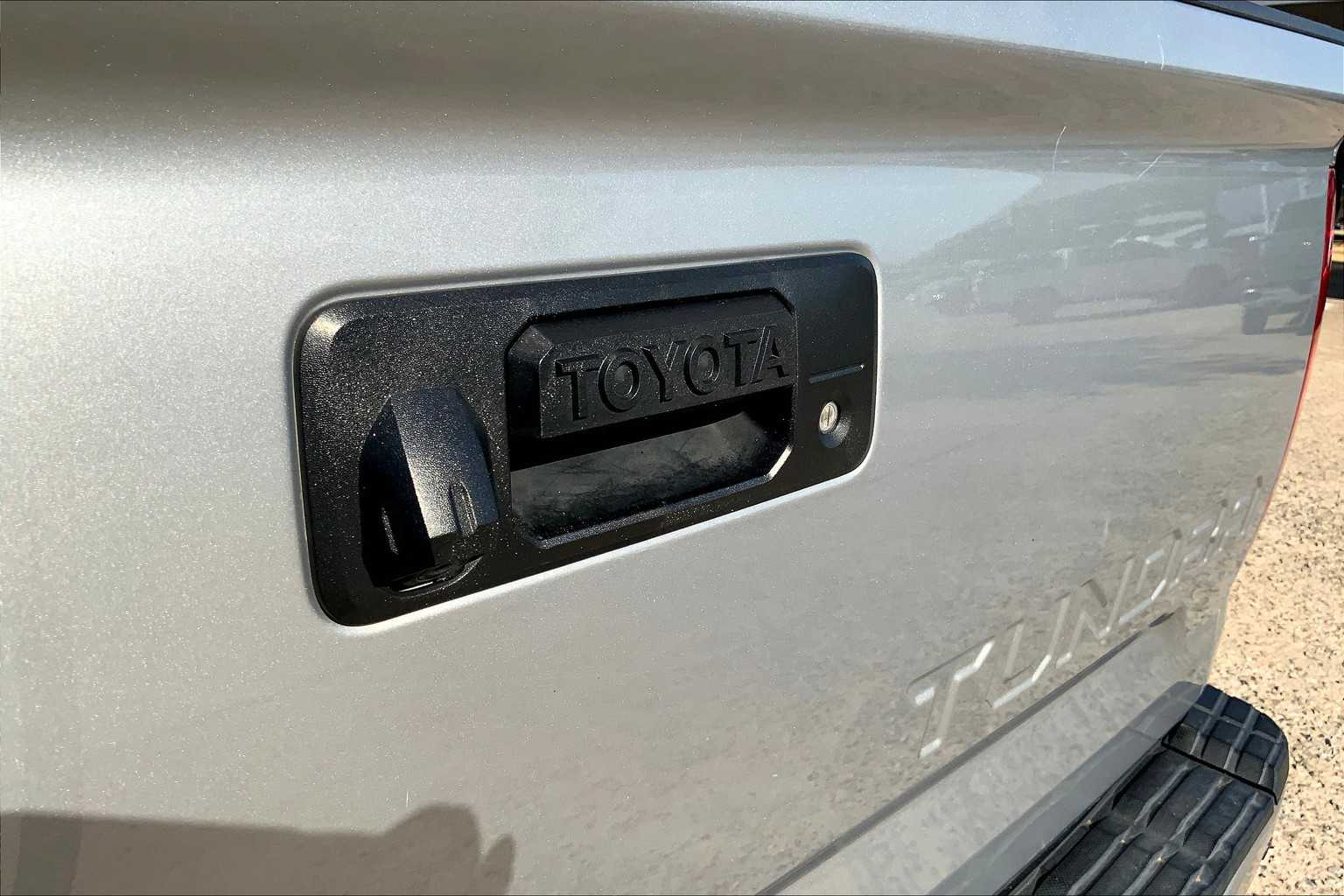 2017 Toyota Tundra Limited photo 28