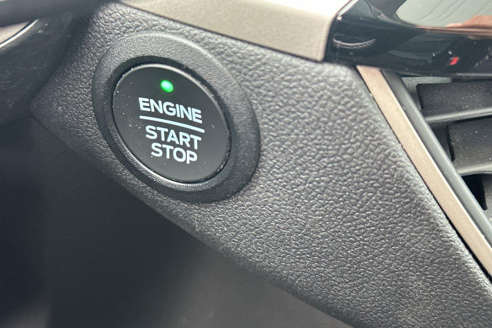 2022 Ford Escape SEL Plug-In Hybrid photo 16