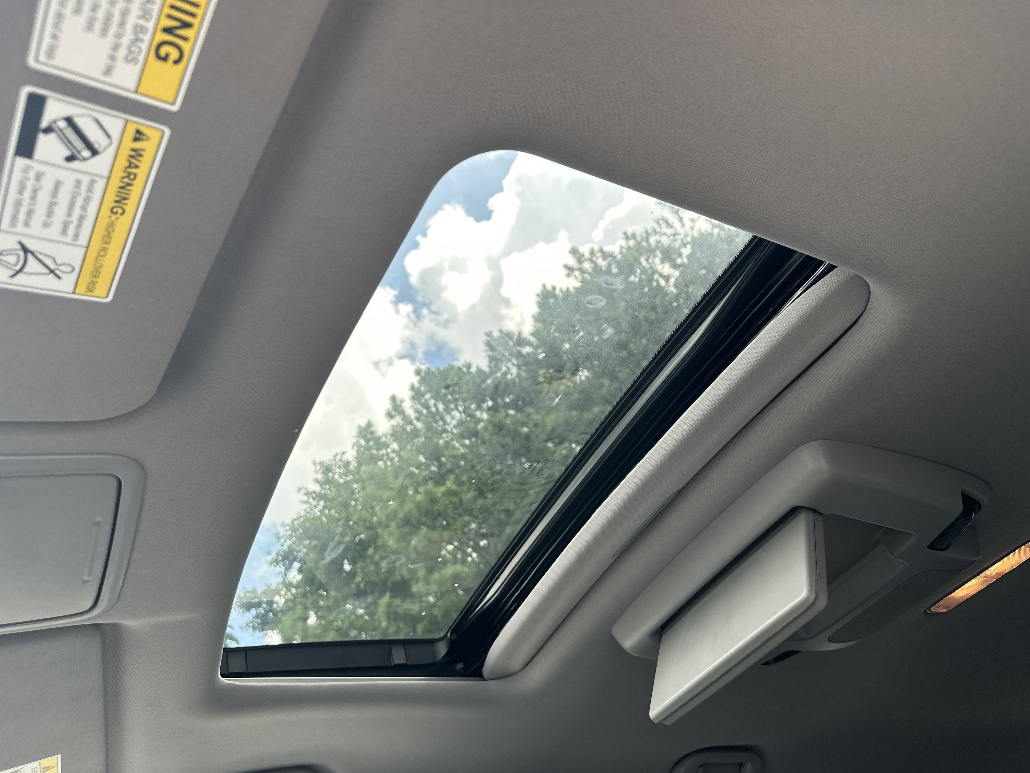 2022 Honda Pilot Touring photo 23