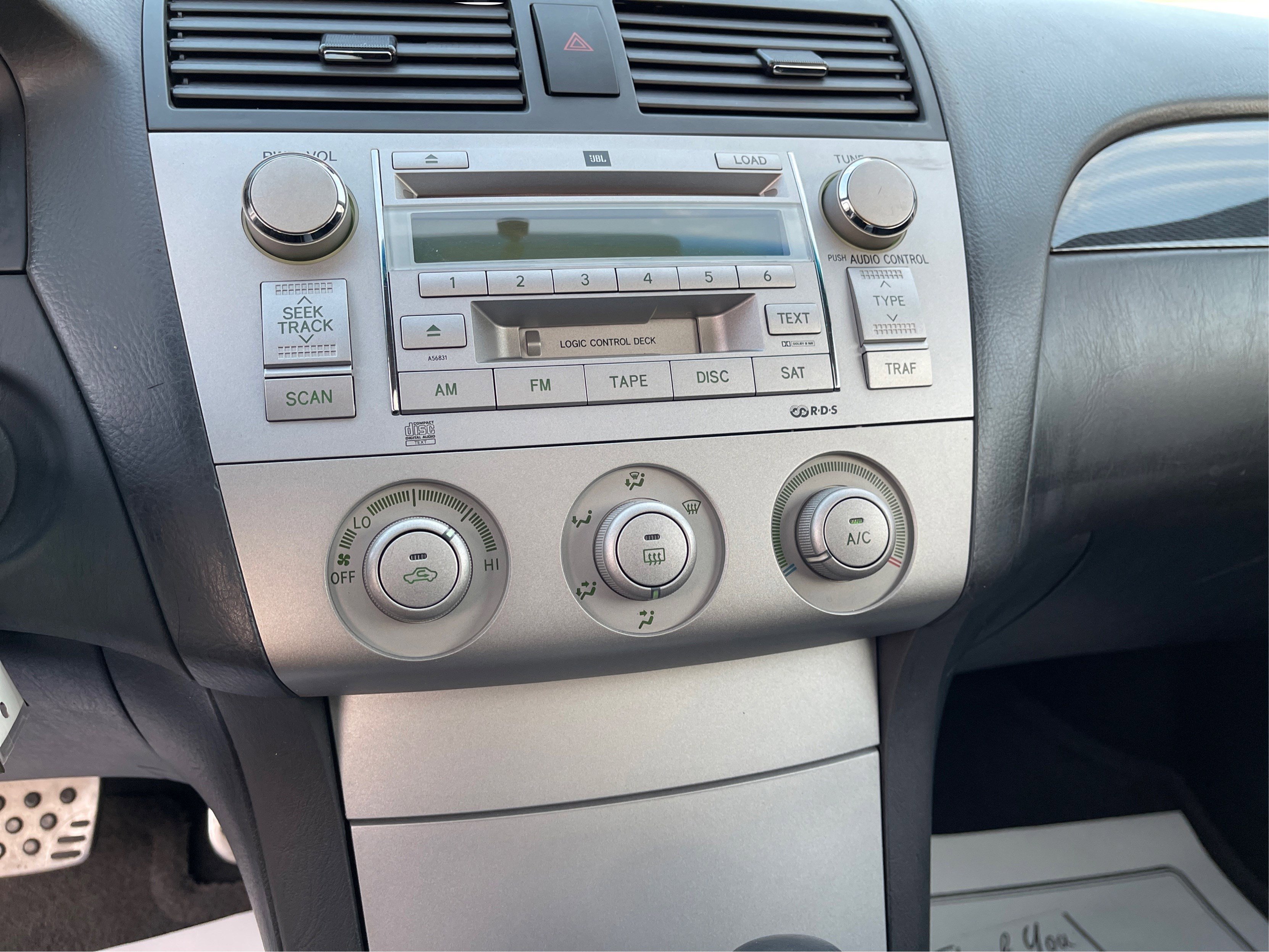 2006 Toyota Camry SE photo 18