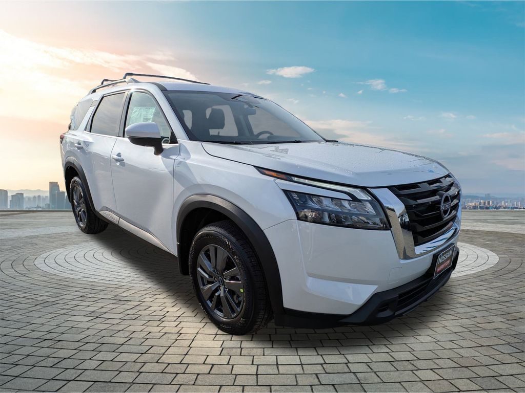 2025 Nissan Pathfinder SV's photo