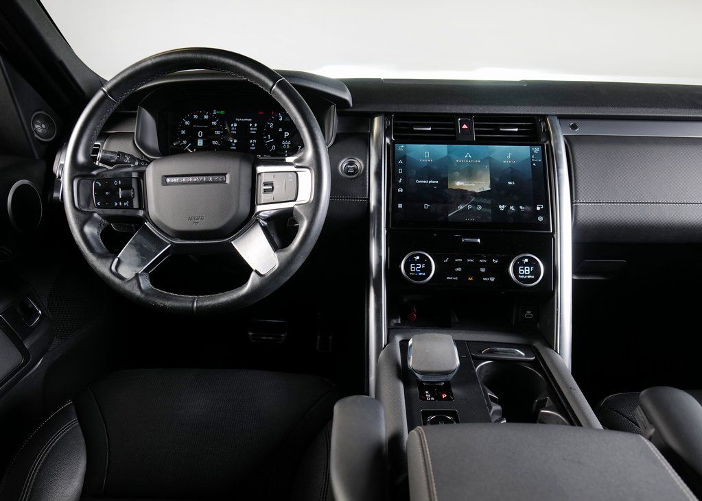 2021 Land Rover Discovery S photo 9