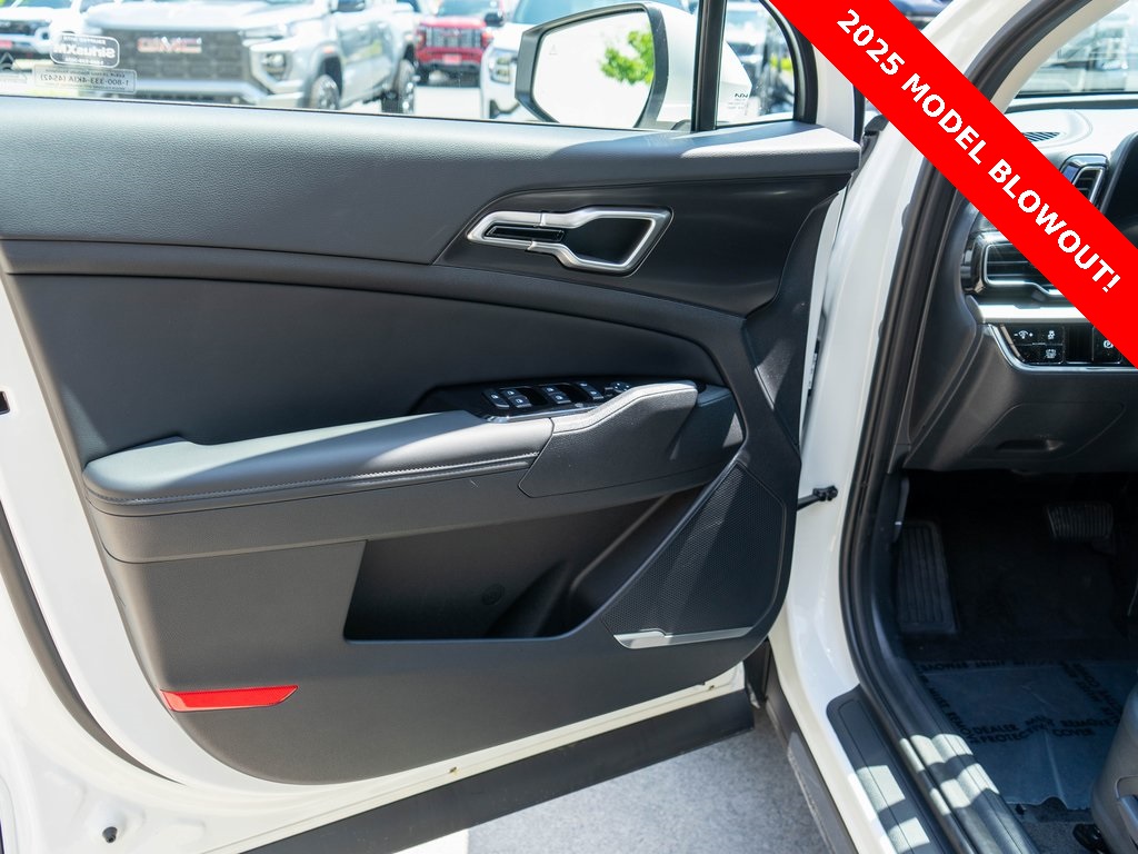 2025 Kia Sportage Hybrid EX photo 15