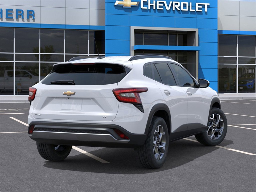 2025 Chevrolet Trax LT photo 3