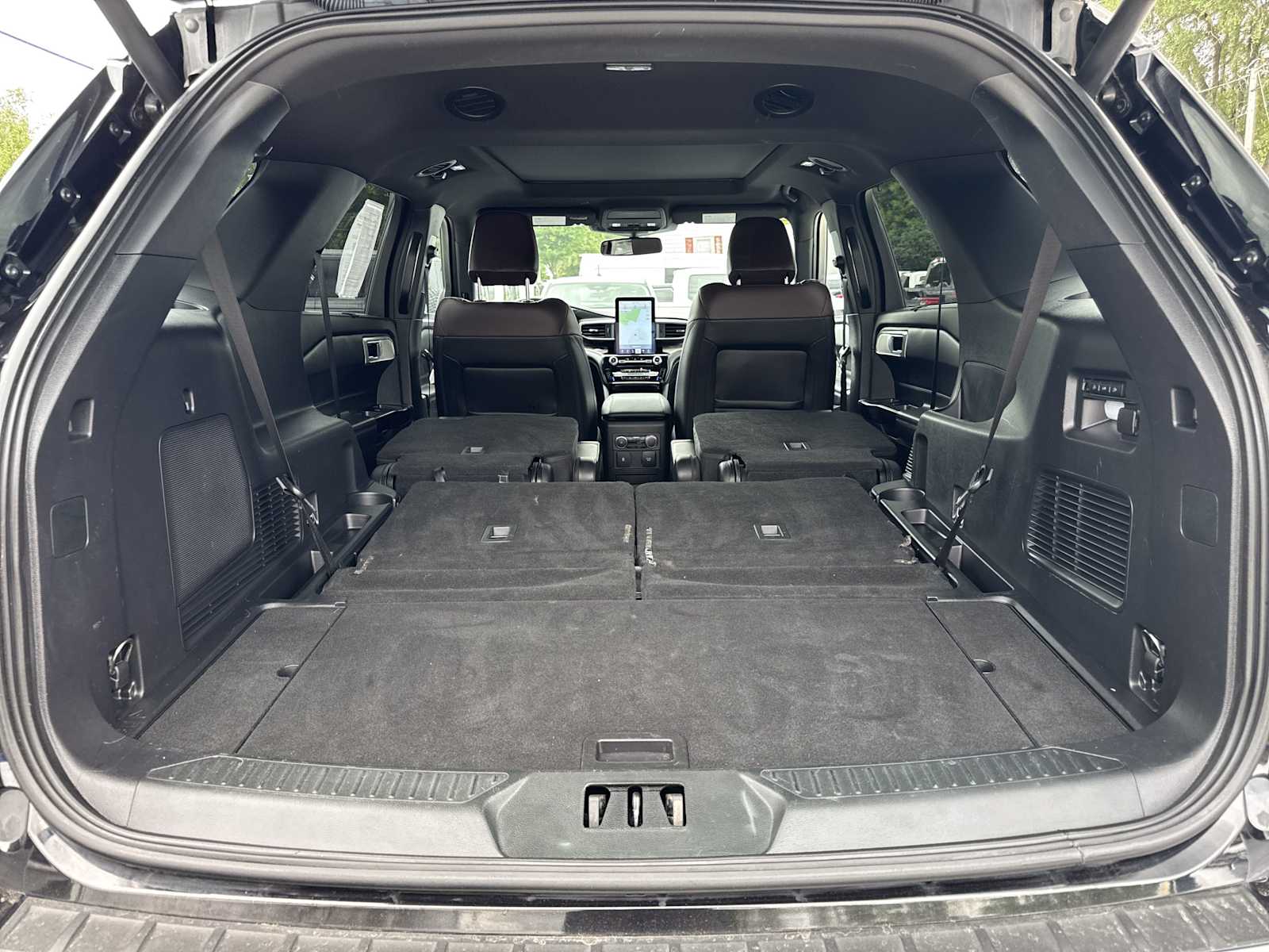 2022 Ford Explorer Platinum photo 13