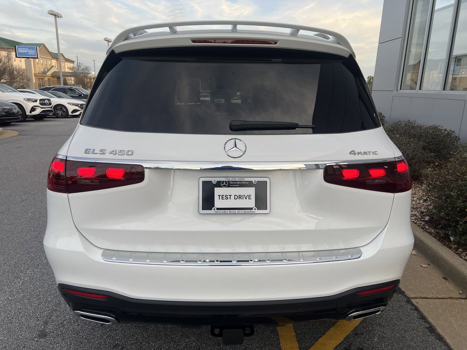 2025 Mercedes Benz GLS 450 4MATIC photo 5