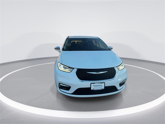 2022 Chrysler Pacifica Hybrid Limited photo 3