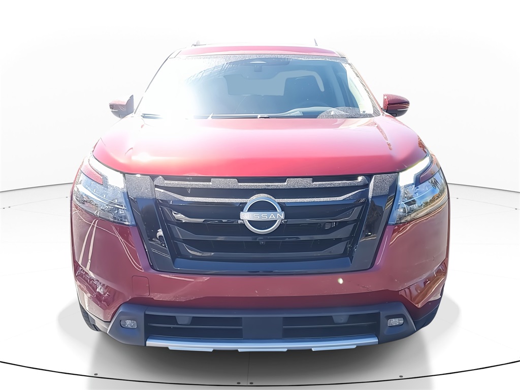 2025 Nissan Pathfinder Platinum photo 3
