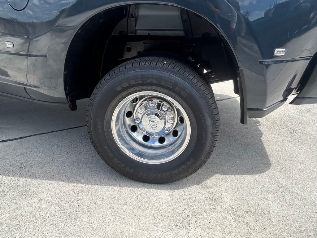2025 Ram 3500 Laramie photo 24