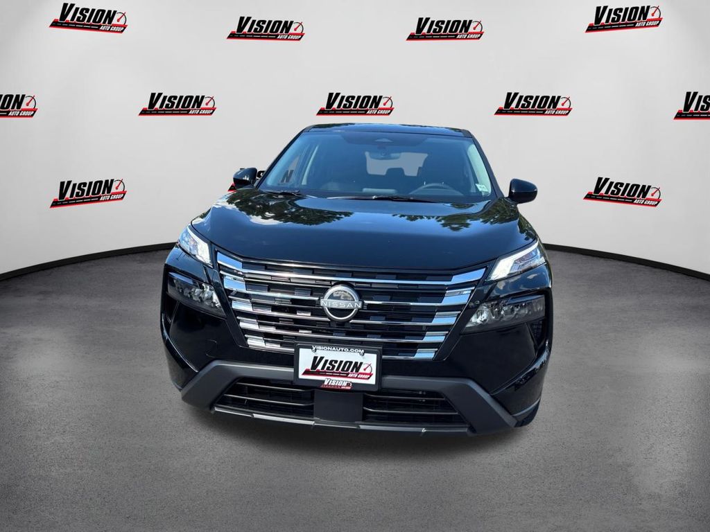 2026 Nissan Rogue SV photo 2