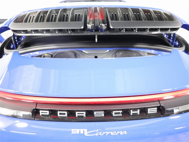 2025 Porsche 911 photo 36