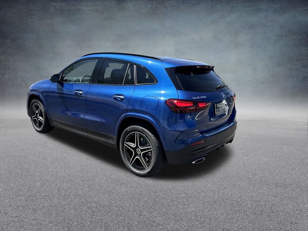 New 2024 MercedesBenz GLA GLA 250 SUV in Gilbert RJ615529 Mercedes
