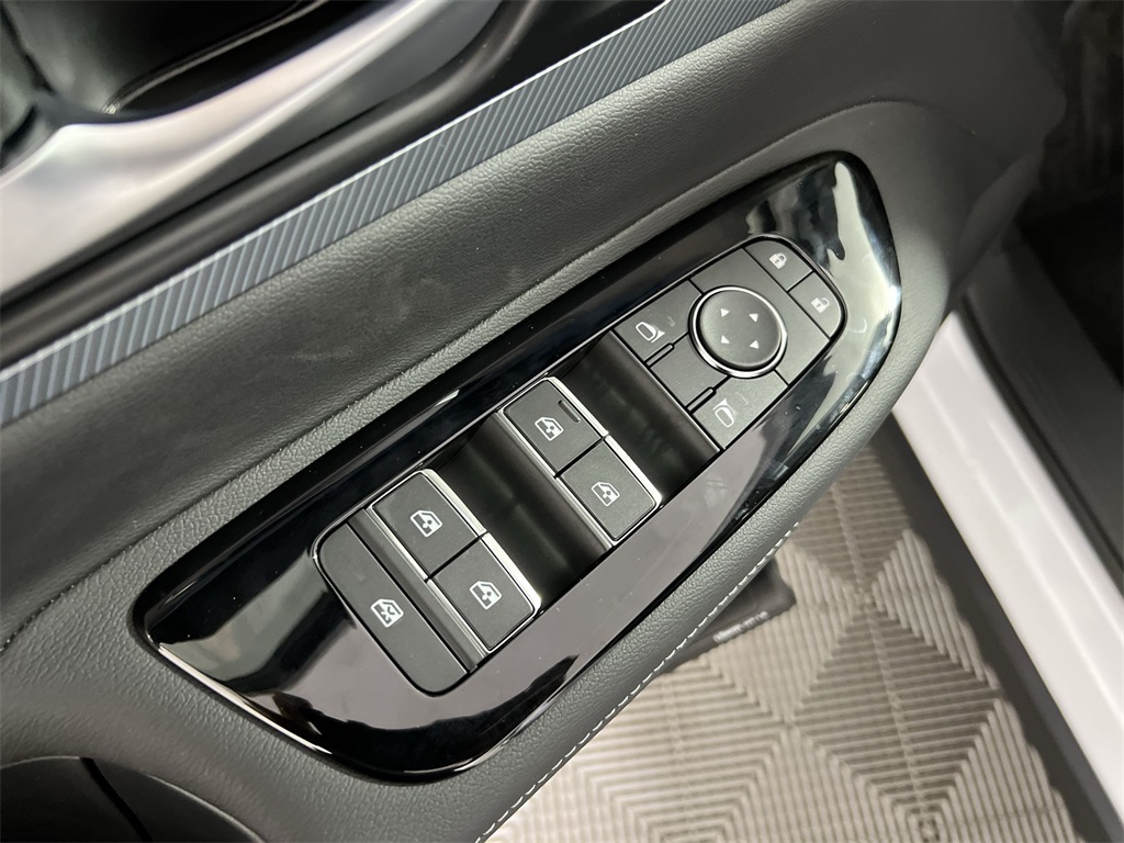 2025 Nissan Murano SL photo 15