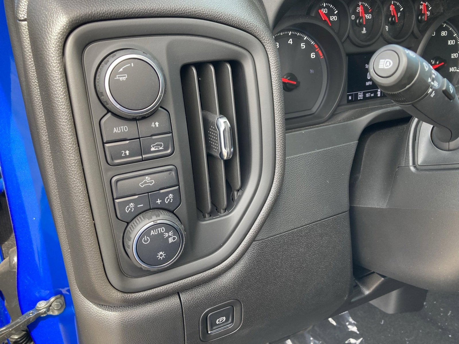 2025 Chevrolet Silverado 1500 Custom photo 14