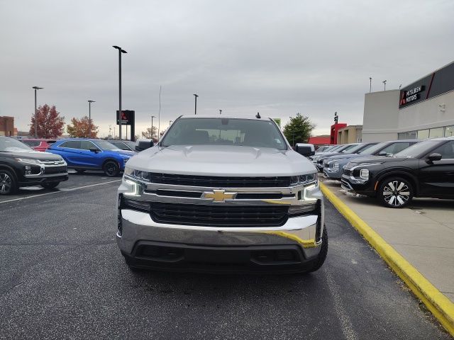2022 Chevrolet Silverado 1500 LT photo 2