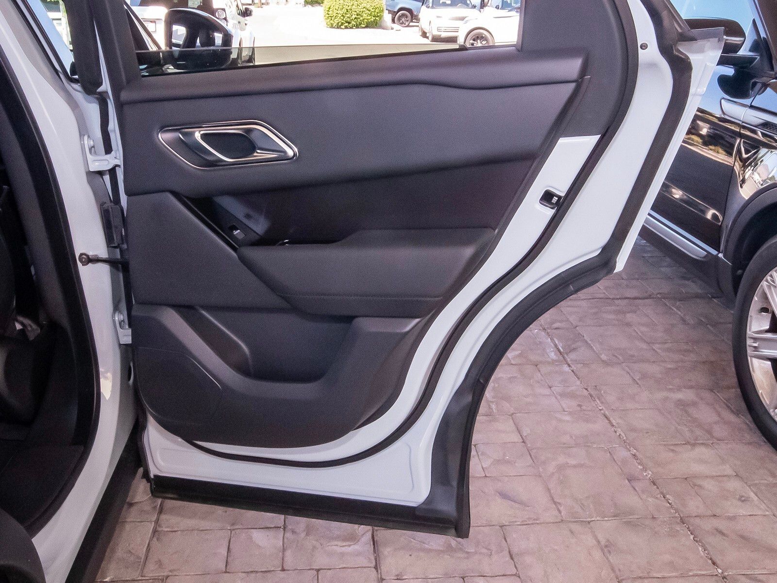 2026 Land Rover Range Rover Velar SE photo 46