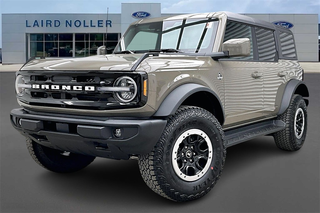 2025 Ford Bronco 4-Door Outer Banks's photo