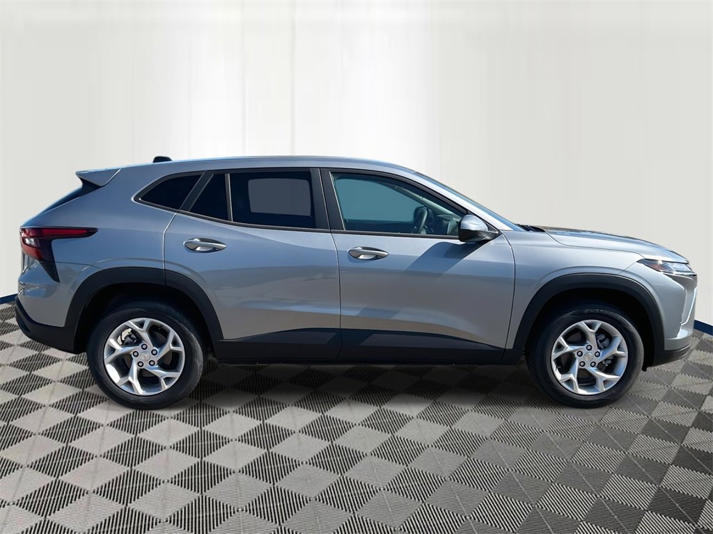 2026 Chevrolet Trax LS photo 6