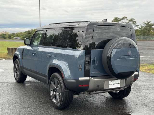 2026 Land Rover Defender 110 S photo 2