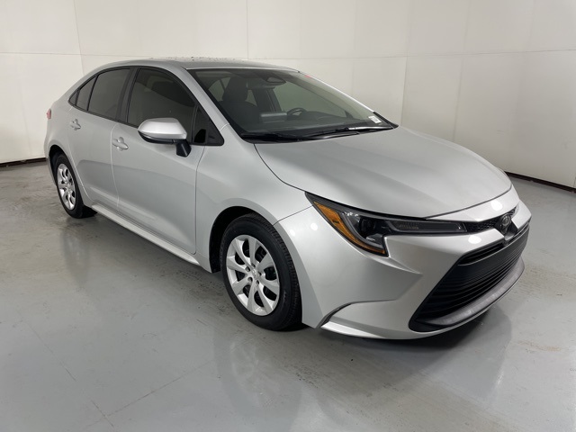 2024 Toyota Corolla LE photo 2