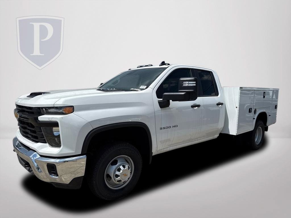 2024 Chevrolet Silverado 3500HD Work Truck photo 2