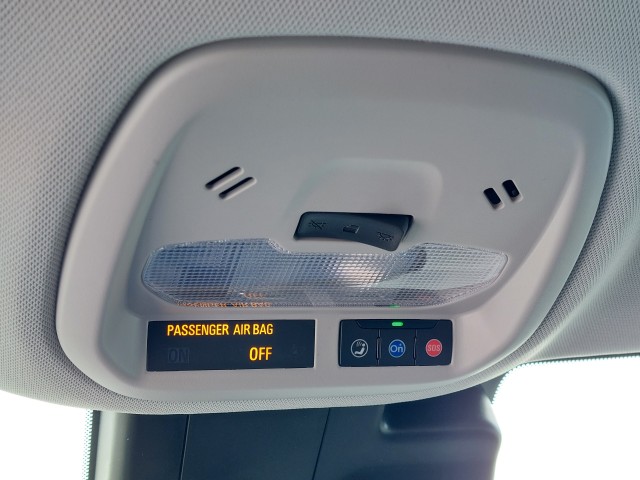 2025 Chevrolet Trax LT photo 32