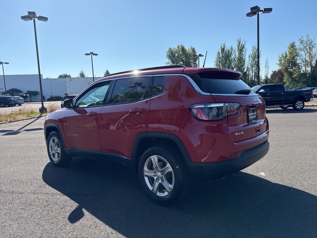 2024 Jeep Compass Latitude photo 4