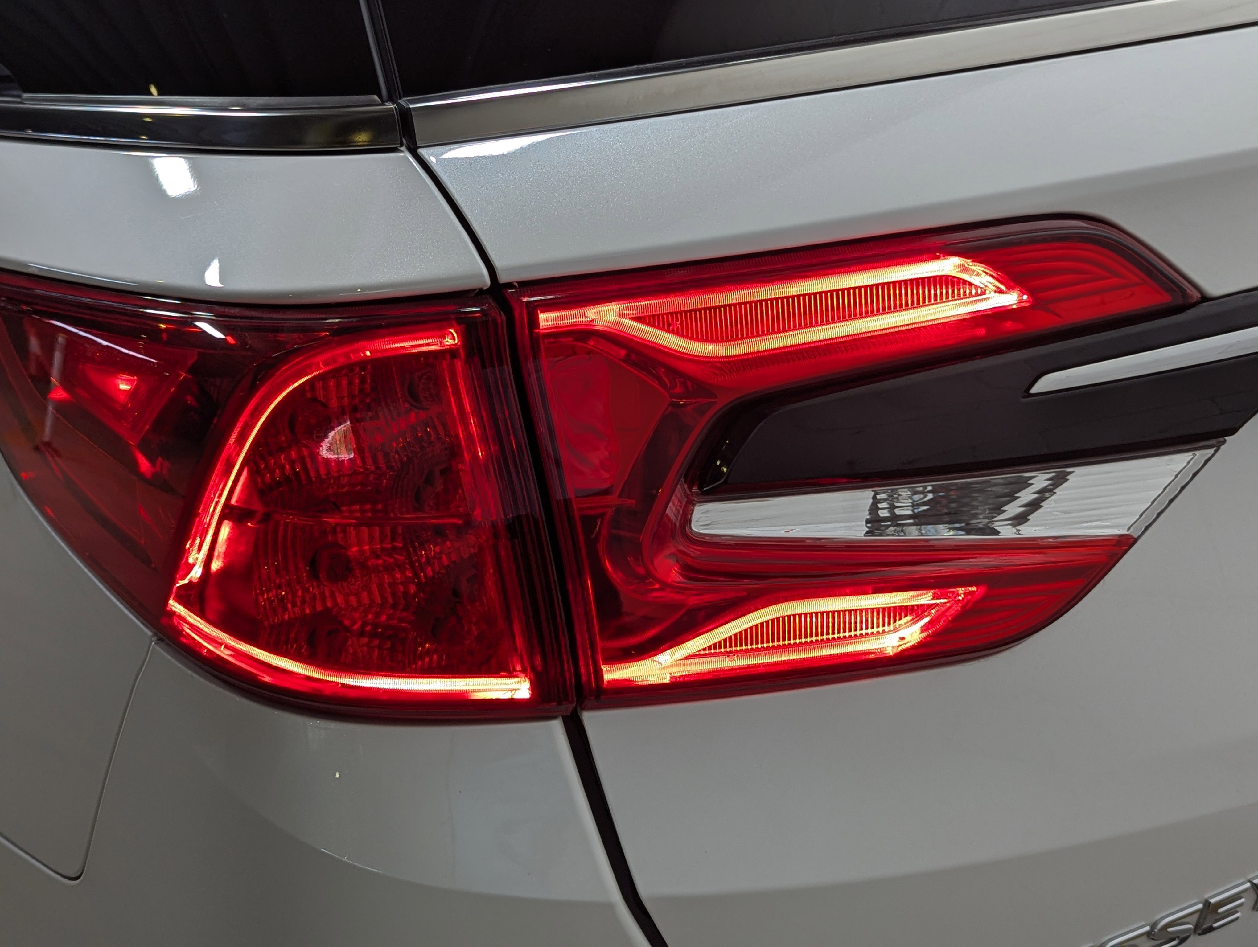 2023 Honda Odyssey Elite photo 4
