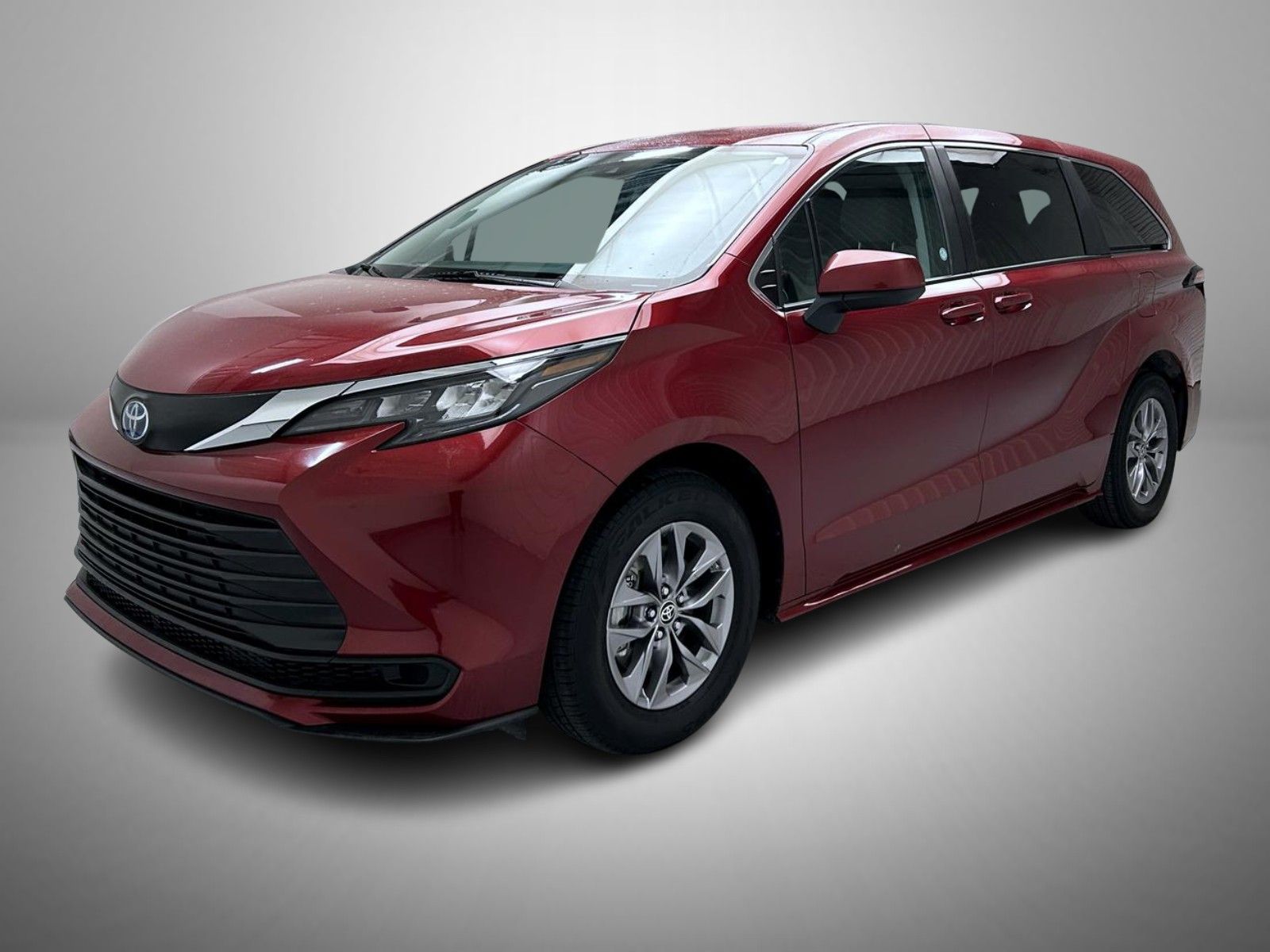 2024 Toyota Sienna LE's photo