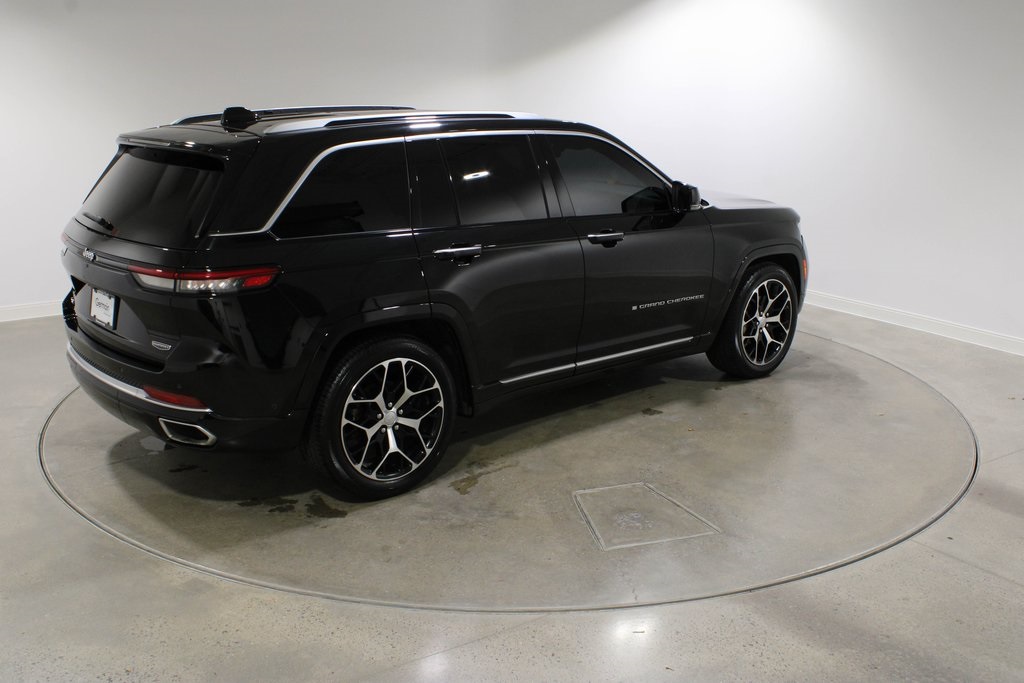 2023 Jeep Grand Cherokee Summit photo 4