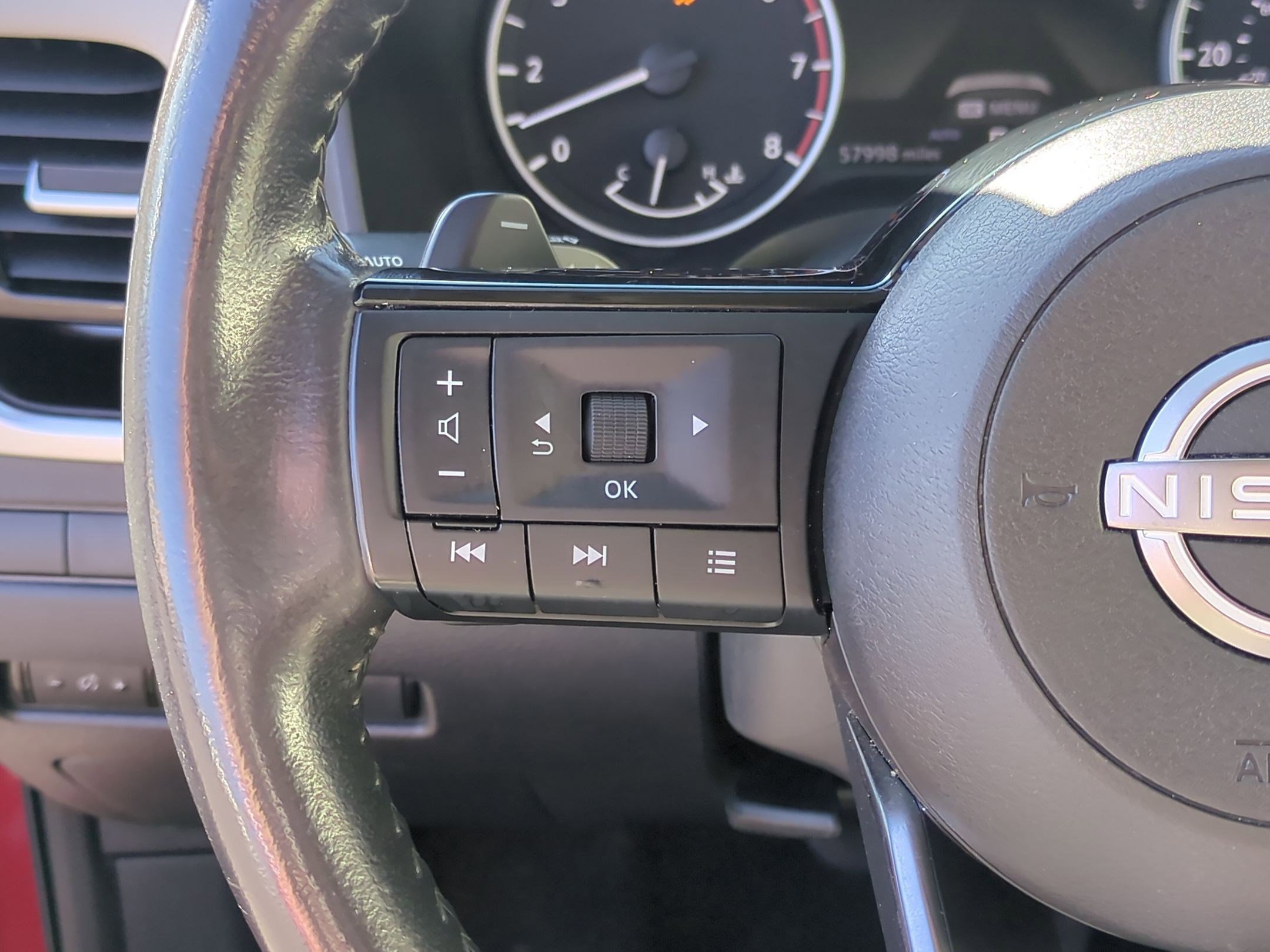2023 Nissan Rogue SL photo 14