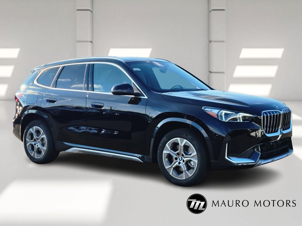 2026 BMW X1 28i's photo