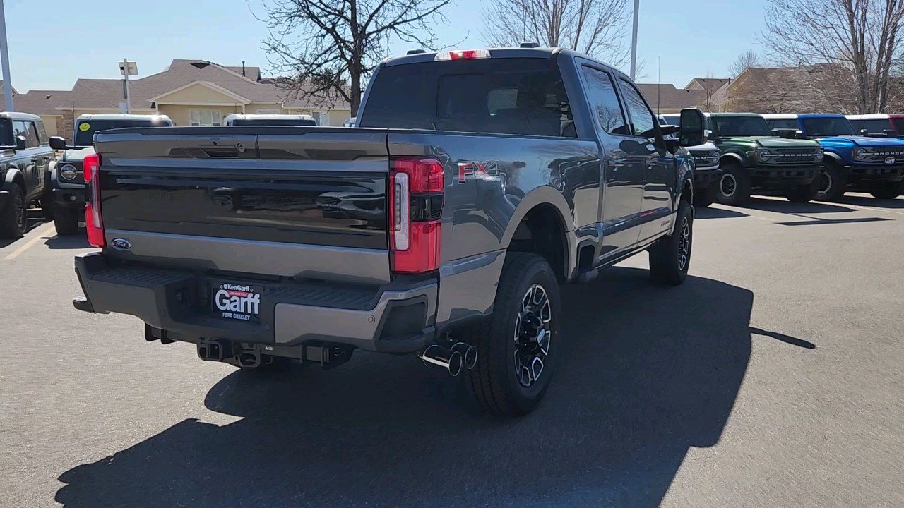 2025 Ford F-250 Platinum photo 4