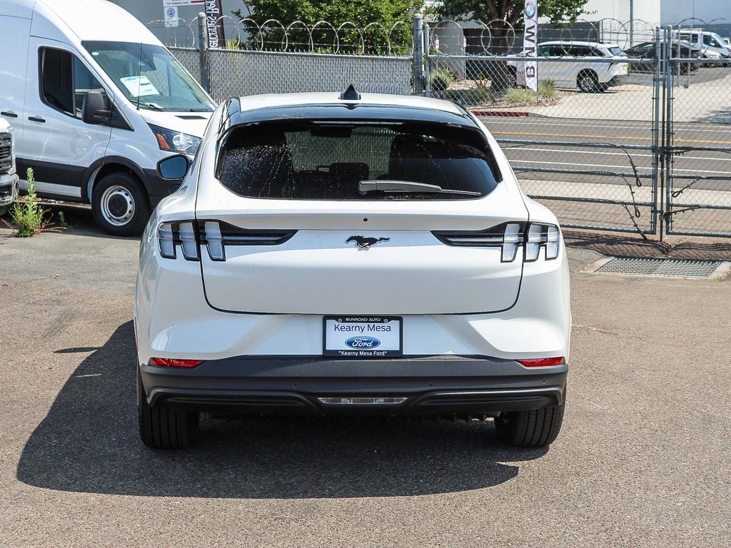 2025 Ford Mustang Mach-E Premium photo 8