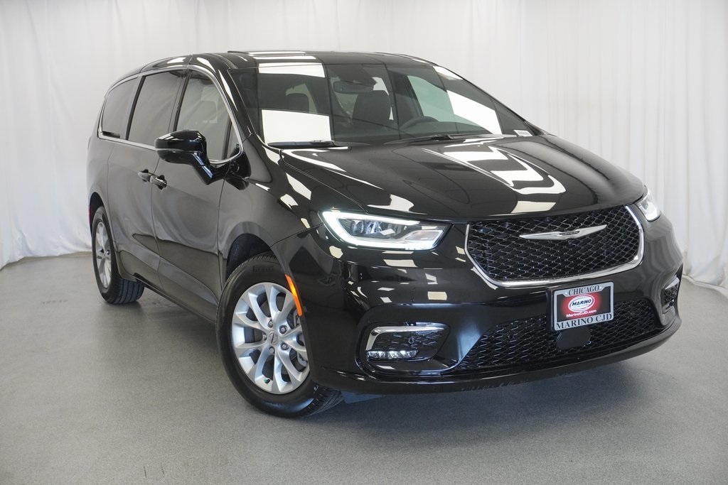 2025 Chrysler Pacifica photo 7