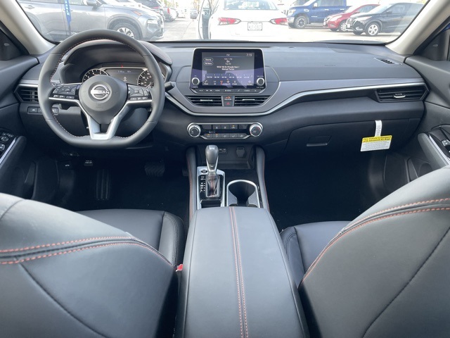 2025 Nissan Altima 2.5 SR photo 13
