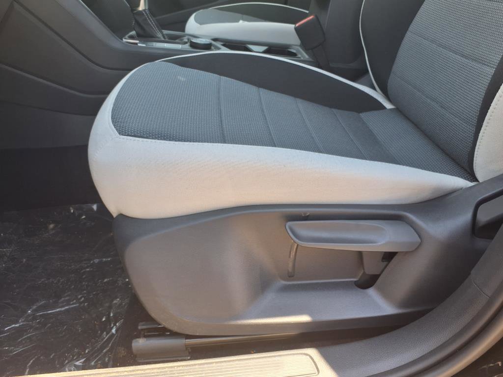 2025 Volkswagen Taos S photo 4
