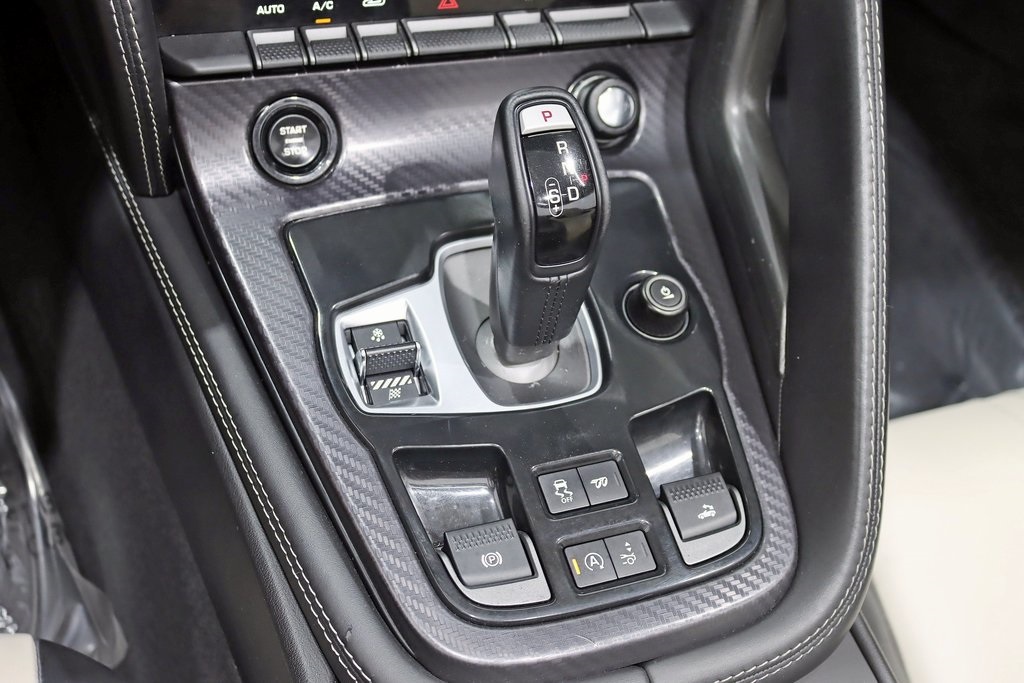 2016 Jaguar F-TYPE R photo 21