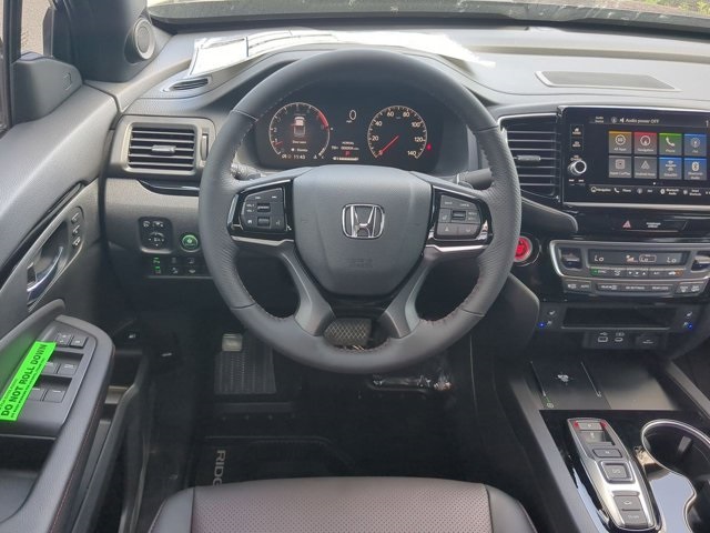 2025 Honda Ridgeline Black Edition photo 11