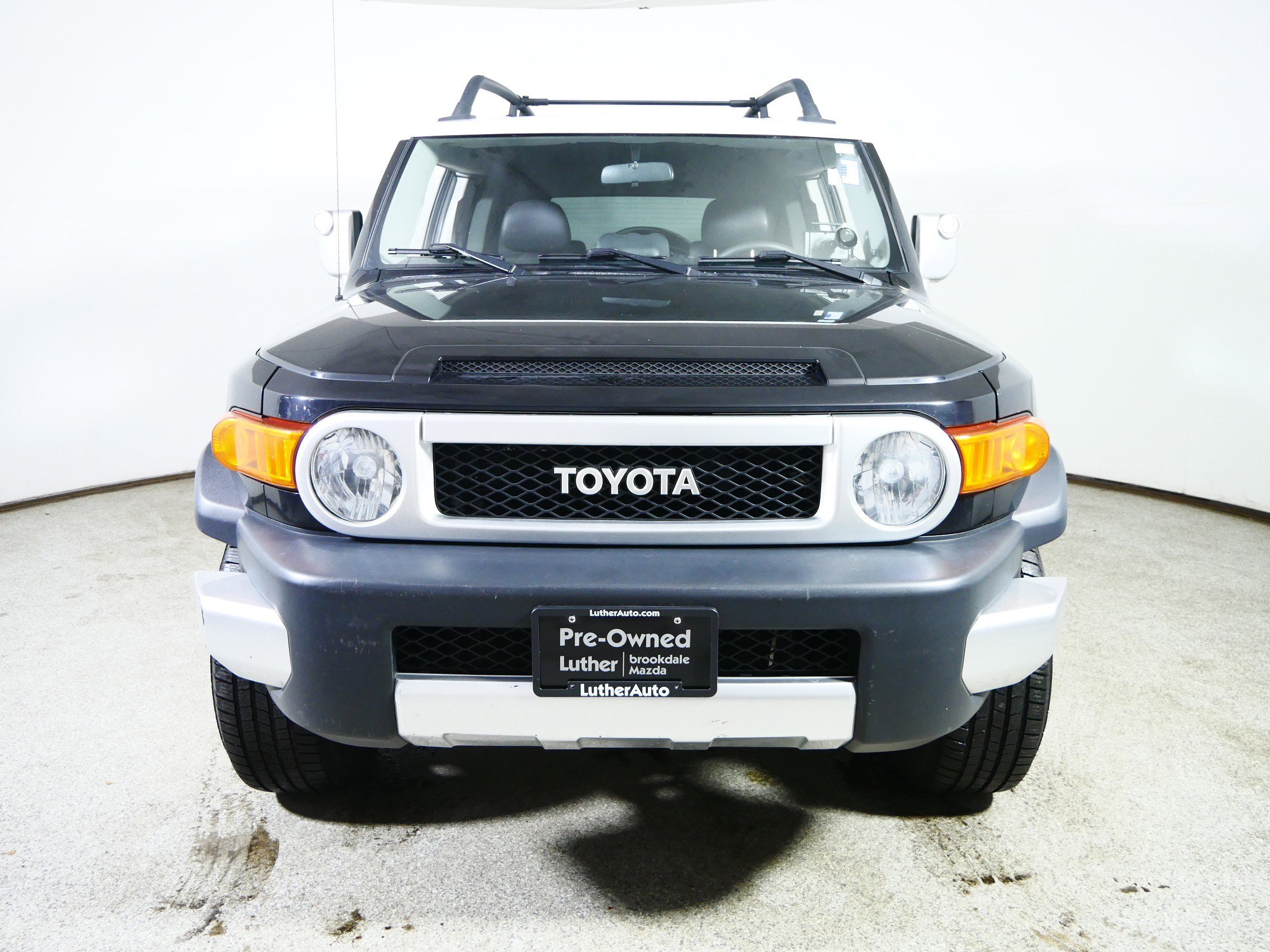 Used 2007 Toyota FJ Cruiser Base with VIN JTEBU11F370048698 for sale in Brooklyn Center, Minnesota