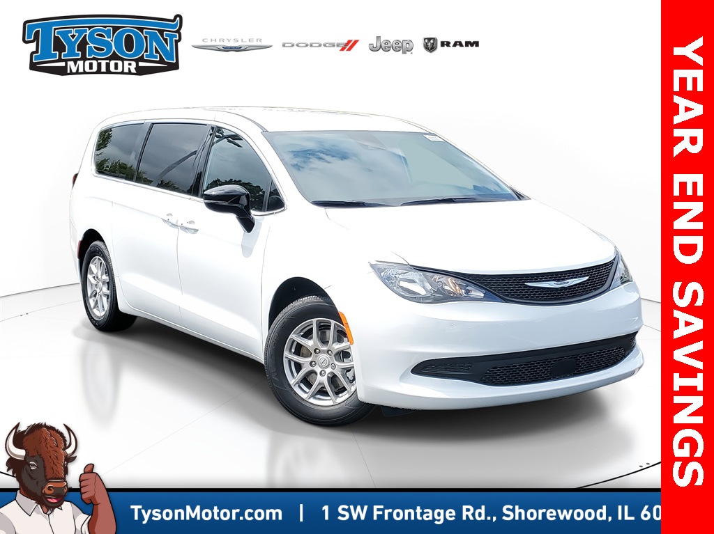 2026 Chrysler Voyager LX's photo