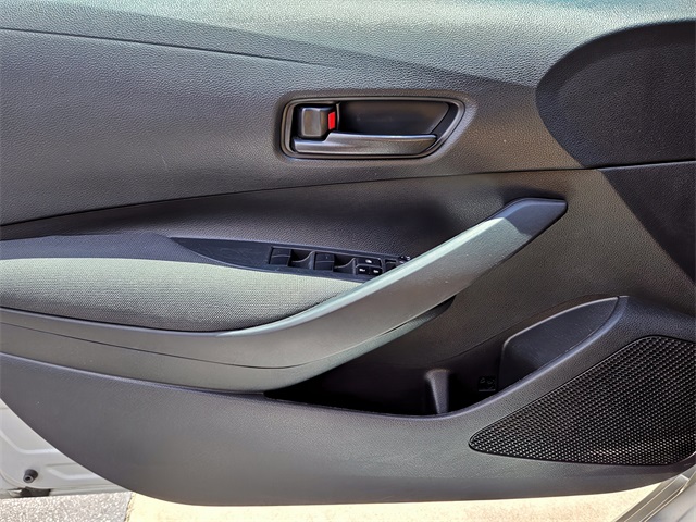 2022 Toyota Corolla LE photo 25