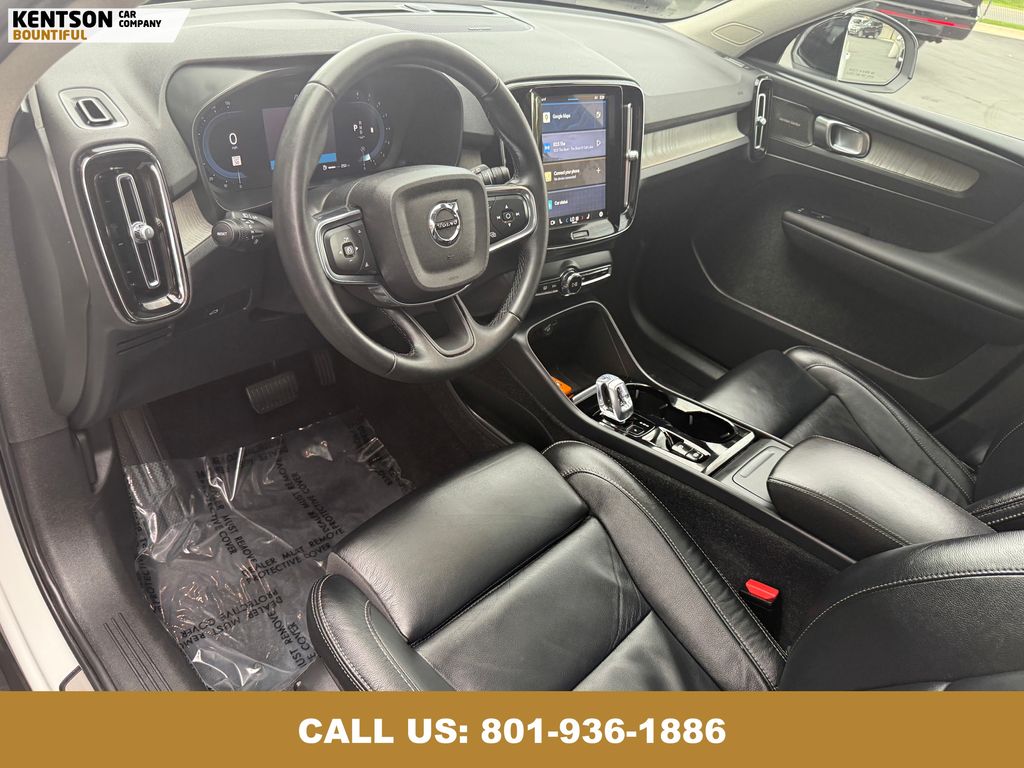 2023 Volvo XC40 AWD Ultimate photo 25